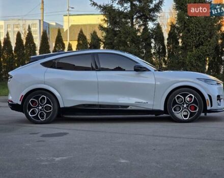 Белый Форд Mustang Mach-E, объемом двигателя 0 л и пробегом 31 тыс. км за 31999 $, фото 10 на Automoto.ua