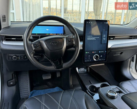 Белый Форд Mustang Mach-E, объемом двигателя 0 л и пробегом 60 тыс. км за 22200 $, фото 82 на Automoto.ua