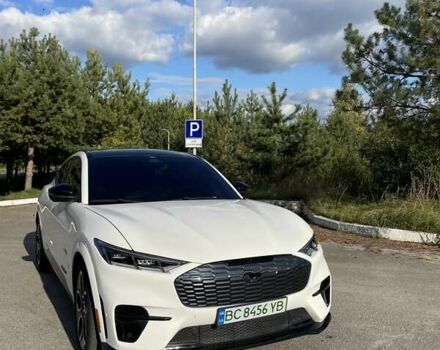 Белый Форд Mustang Mach-E, объемом двигателя 0 л и пробегом 39 тыс. км за 32500 $, фото 1 на Automoto.ua