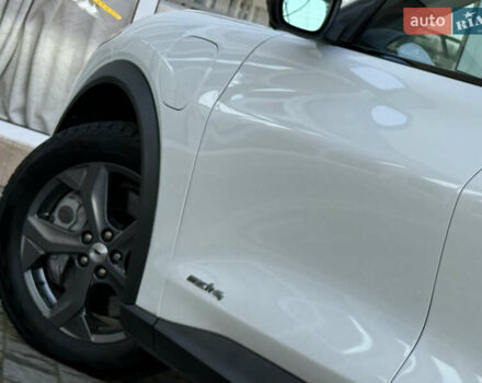 Белый Форд Mustang Mach-E, объемом двигателя 0 л и пробегом 60 тыс. км за 22200 $, фото 47 на Automoto.ua