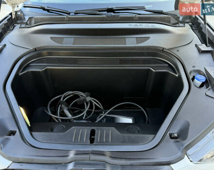 Белый Форд Mustang Mach-E, объемом двигателя 0 л и пробегом 60 тыс. км за 22200 $, фото 83 на Automoto.ua