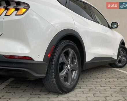 Білий Форд Mustang Mach-E, об'ємом двигуна 0 л та пробігом 58 тис. км за 22450 $, фото 44 на Automoto.ua