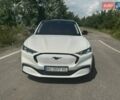 Белый Форд Mustang Mach-E, объемом двигателя 0 л и пробегом 41 тыс. км за 26500 $, фото 2 на Automoto.ua