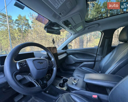 Белый Форд Mustang Mach-E, объемом двигателя 0 л и пробегом 51 тыс. км за 29900 $, фото 19 на Automoto.ua
