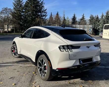 Белый Форд Mustang Mach-E, объемом двигателя 0 л и пробегом 4 тыс. км за 65000 $, фото 6 на Automoto.ua