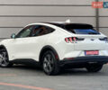 Белый Форд Mustang Mach-E, объемом двигателя 0 л и пробегом 58 тыс. км за 22950 $, фото 35 на Automoto.ua