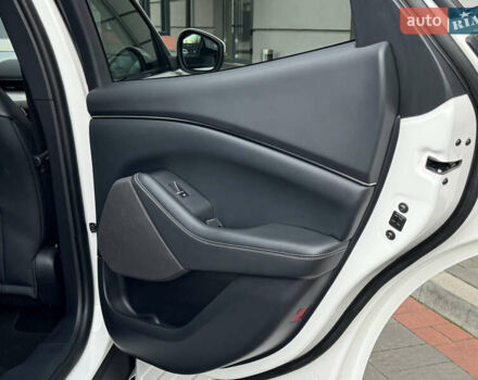 Белый Форд Mustang Mach-E, объемом двигателя 0 л и пробегом 59 тыс. км за 21950 $, фото 76 на Automoto.ua