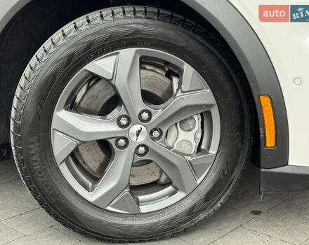 Белый Форд Mustang Mach-E, объемом двигателя 0 л и пробегом 59 тыс. км за 21950 $, фото 16 на Automoto.ua