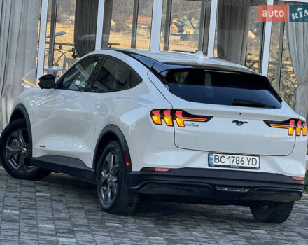Белый Форд Mustang Mach-E, объемом двигателя 0 л и пробегом 60 тыс. км за 22200 $, фото 39 на Automoto.ua