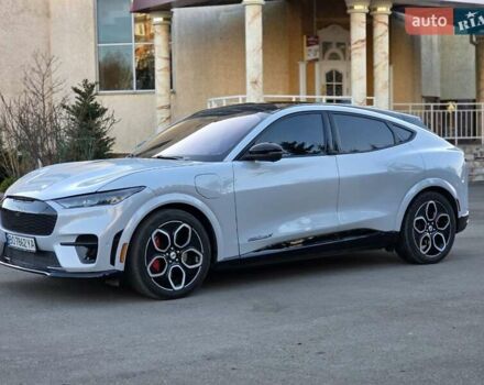 Белый Форд Mustang Mach-E, объемом двигателя 0 л и пробегом 31 тыс. км за 31999 $, фото 2 на Automoto.ua