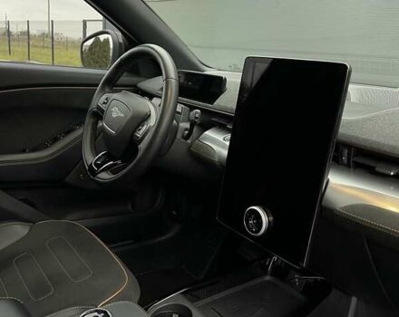 Белый Форд Mustang Mach-E, объемом двигателя 0 л и пробегом 39 тыс. км за 32500 $, фото 11 на Automoto.ua