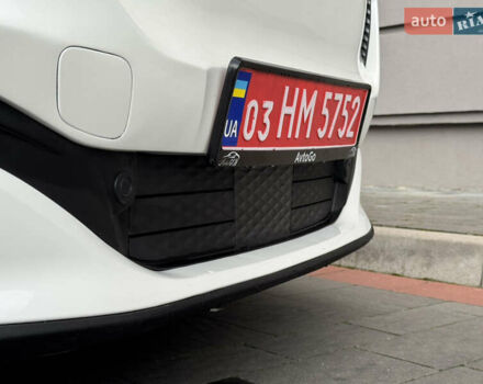 Белый Форд Mustang Mach-E, объемом двигателя 0 л и пробегом 59 тыс. км за 21950 $, фото 23 на Automoto.ua