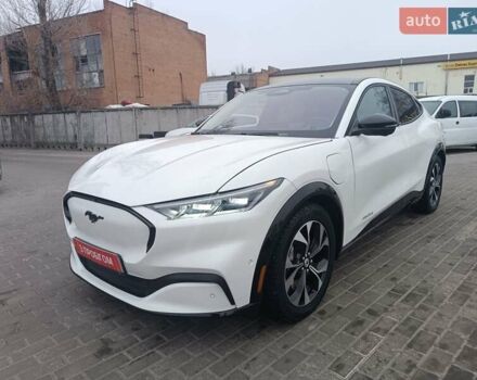 Белый Форд Mustang Mach-E, объемом двигателя 0 л и пробегом 37 тыс. км за 30500 $, фото 2 на Automoto.ua