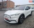 Белый Форд Mustang Mach-E, объемом двигателя 0 л и пробегом 37 тыс. км за 28900 $, фото 2 на Automoto.ua
