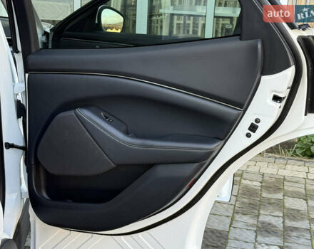 Белый Форд Mustang Mach-E, объемом двигателя 0 л и пробегом 60 тыс. км за 22200 $, фото 56 на Automoto.ua