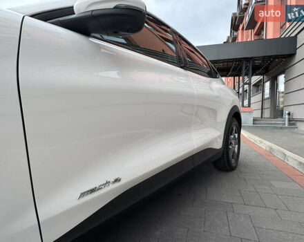 Белый Форд Mustang Mach-E, объемом двигателя 0 л и пробегом 59 тыс. км за 21950 $, фото 31 на Automoto.ua