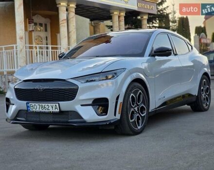 Белый Форд Mustang Mach-E, объемом двигателя 0 л и пробегом 31 тыс. км за 31999 $, фото 6 на Automoto.ua