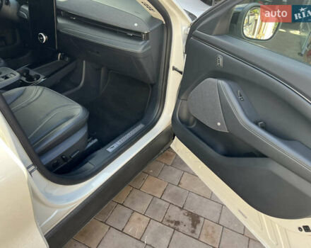 Білий Форд Mustang Mach-E, об'ємом двигуна 0 л та пробігом 48 тис. км за 25100 $, фото 21 на Automoto.ua