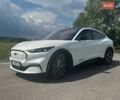 Белый Форд Mustang Mach-E, объемом двигателя 0 л и пробегом 41 тыс. км за 26500 $, фото 3 на Automoto.ua