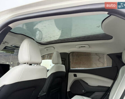 Білий Форд Mustang Mach-E, об'ємом двигуна 0 л та пробігом 61 тис. км за 23500 $, фото 13 на Automoto.ua