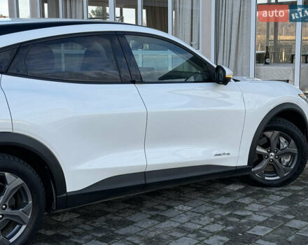 Белый Форд Mustang Mach-E, объемом двигателя 0 л и пробегом 60 тыс. км за 22200 $, фото 38 на Automoto.ua