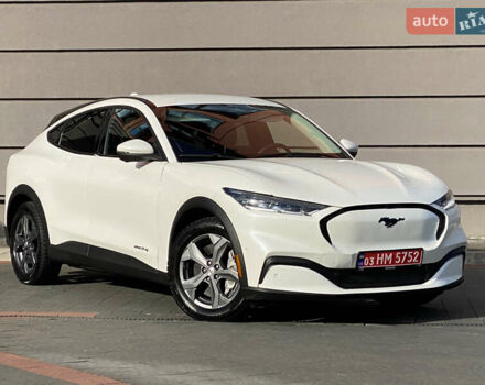Белый Форд Mustang Mach-E, объемом двигателя 0 л и пробегом 58 тыс. км за 22950 $, фото 4 на Automoto.ua