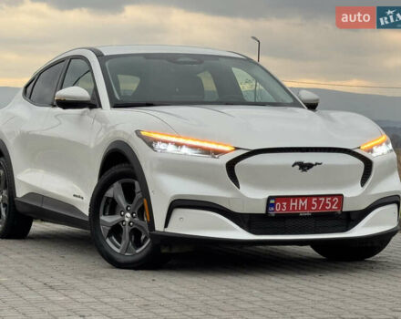 Белый Форд Mustang Mach-E, объемом двигателя 0 л и пробегом 59 тыс. км за 21950 $, фото 2 на Automoto.ua