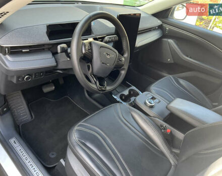 Білий Форд Mustang Mach-E, об'ємом двигуна 0 л та пробігом 48 тис. км за 25100 $, фото 17 на Automoto.ua