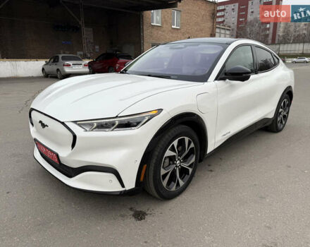Білий Форд Mustang Mach-E, об'ємом двигуна 0 л та пробігом 61 тис. км за 23500 $, фото 7 на Automoto.ua