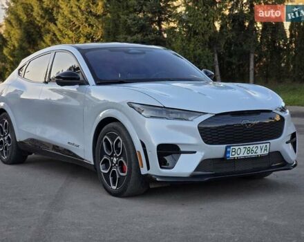 Белый Форд Mustang Mach-E, объемом двигателя 0 л и пробегом 31 тыс. км за 31999 $, фото 5 на Automoto.ua