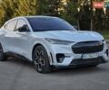 Белый Форд Mustang Mach-E, объемом двигателя 0 л и пробегом 31 тыс. км за 31999 $, фото 5 на Automoto.ua