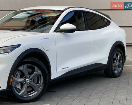 Белый Форд Mustang Mach-E, объемом двигателя 0 л и пробегом 58 тыс. км за 22950 $, фото 24 на Automoto.ua
