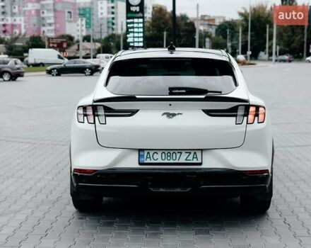 Белый Форд Mustang Mach-E, объемом двигателя 0 л и пробегом 56 тыс. км за 25300 $, фото 5 на Automoto.ua