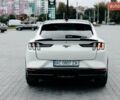 Белый Форд Mustang Mach-E, объемом двигателя 0 л и пробегом 56 тыс. км за 25300 $, фото 5 на Automoto.ua
