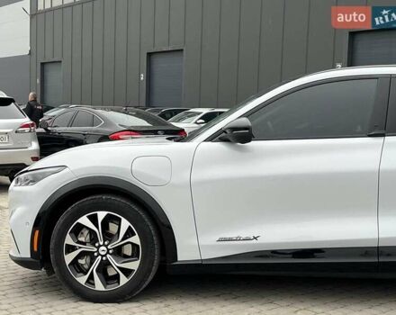 Белый Форд Mustang Mach-E, объемом двигателя 0 л и пробегом 80 тыс. км за 26640 $, фото 1 на Automoto.ua