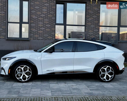 Білий Форд Mustang Mach-E, об'ємом двигуна 0 л та пробігом 42 тис. км за 25300 $, фото 5 на Automoto.ua