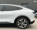 Белый Форд Mustang Mach-E, объемом двигателя 0 л и пробегом 80 тыс. км за 26640 $, фото 3 на Automoto.ua