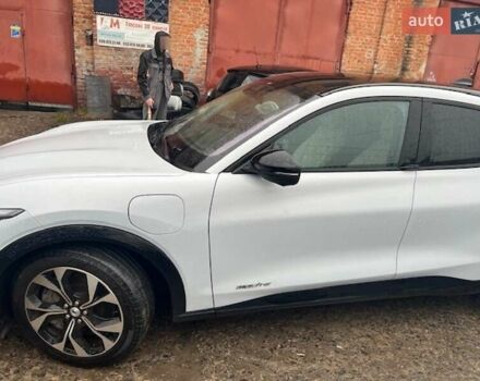 Белый Форд Mustang Mach-E, объемом двигателя 0 л и пробегом 42 тыс. км за 24500 $, фото 3 на Automoto.ua