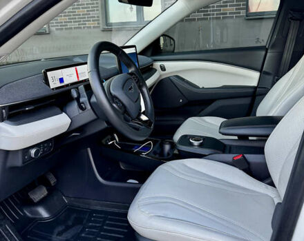 Білий Форд Mustang Mach-E, об'ємом двигуна 0 л та пробігом 42 тис. км за 25300 $, фото 17 на Automoto.ua