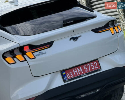 Белый Форд Mustang Mach-E, объемом двигателя 0 л и пробегом 57 тыс. км за 23600 $, фото 30 на Automoto.ua