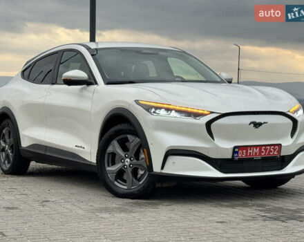 Белый Форд Mustang Mach-E, объемом двигателя 0 л и пробегом 59 тыс. км за 21950 $, фото 5 на Automoto.ua