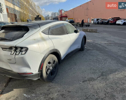 Білий Форд Mustang Mach-E, об'ємом двигуна 0 л та пробігом 90 тис. км за 21500 $, фото 7 на Automoto.ua