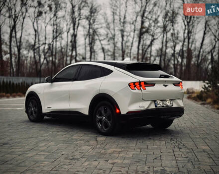 Белый Форд Mustang Mach-E, объемом двигателя 0 л и пробегом 93 тыс. км за 22250 $, фото 5 на Automoto.ua