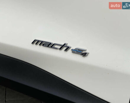 Белый Форд Mustang Mach-E, объемом двигателя 0 л и пробегом 58 тыс. км за 22950 $, фото 17 на Automoto.ua