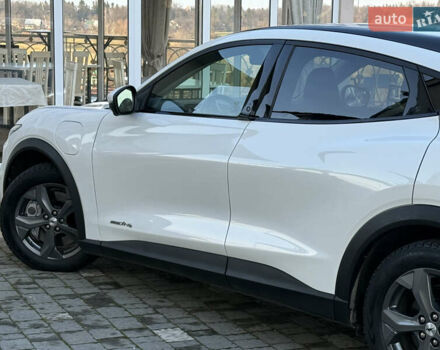 Белый Форд Mustang Mach-E, объемом двигателя 0 л и пробегом 60 тыс. км за 22200 $, фото 49 на Automoto.ua