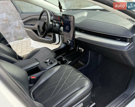 Белый Форд Mustang Mach-E, объемом двигателя 0 л и пробегом 57 тыс. км за 23600 $, фото 44 на Automoto.ua
