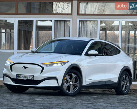 Белый Форд Mustang Mach-E, объемом двигателя 0 л и пробегом 60 тыс. км за 22200 $, фото 2 на Automoto.ua