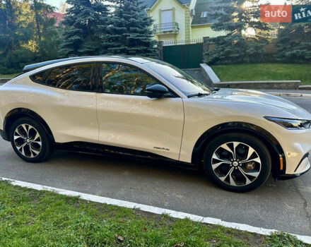 Белый Форд Mustang Mach-E, объемом двигателя 0 л и пробегом 51 тыс. км за 29900 $, фото 11 на Automoto.ua