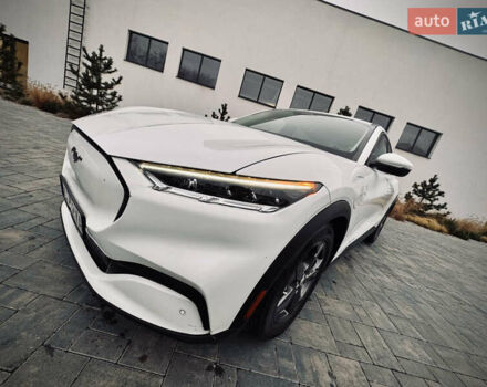 Белый Форд Mustang Mach-E, объемом двигателя 0 л и пробегом 93 тыс. км за 22250 $, фото 9 на Automoto.ua