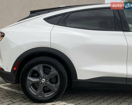 Білий Форд Mustang Mach-E, об'ємом двигуна 0 л та пробігом 58 тис. км за 22450 $, фото 15 на Automoto.ua